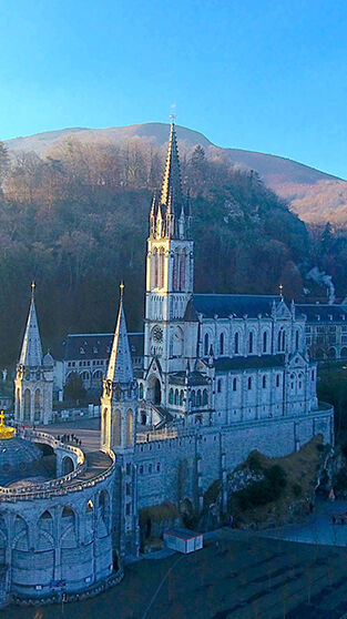 Os milagres de Lourdes - Salvai-me, Rainha de Fátima!