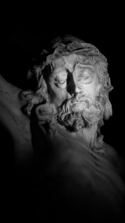 Meditação de Semana Santa - Salvai-me, Rainha!